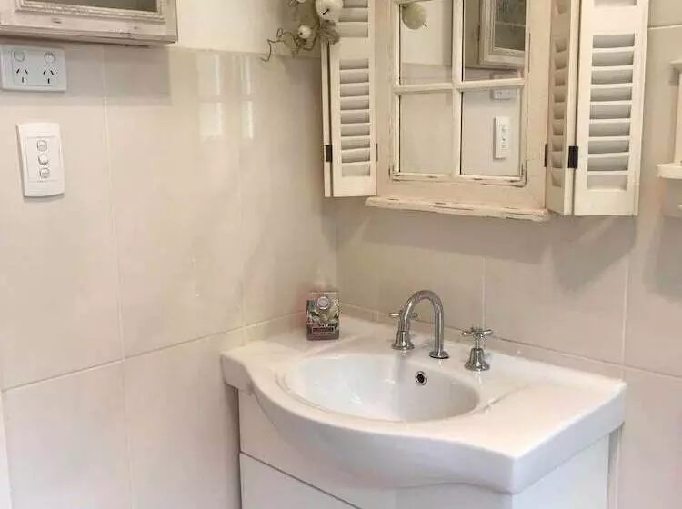 Azalea Cedar Rose Barossa Valley Villa