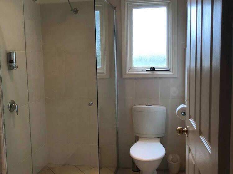 Azalea Cedar Rose Barossa Valley Villa