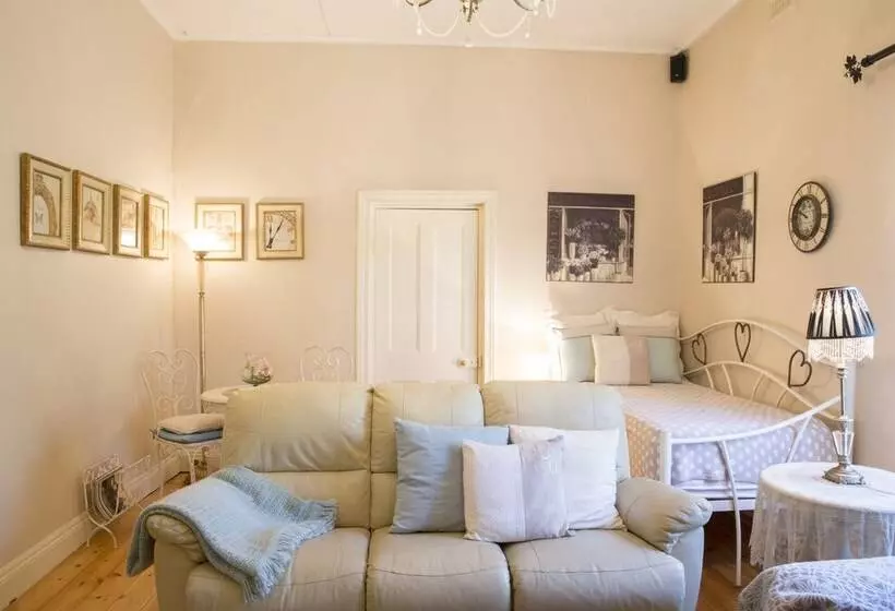 Azalea Cedar Rose Barossa Valley Villa