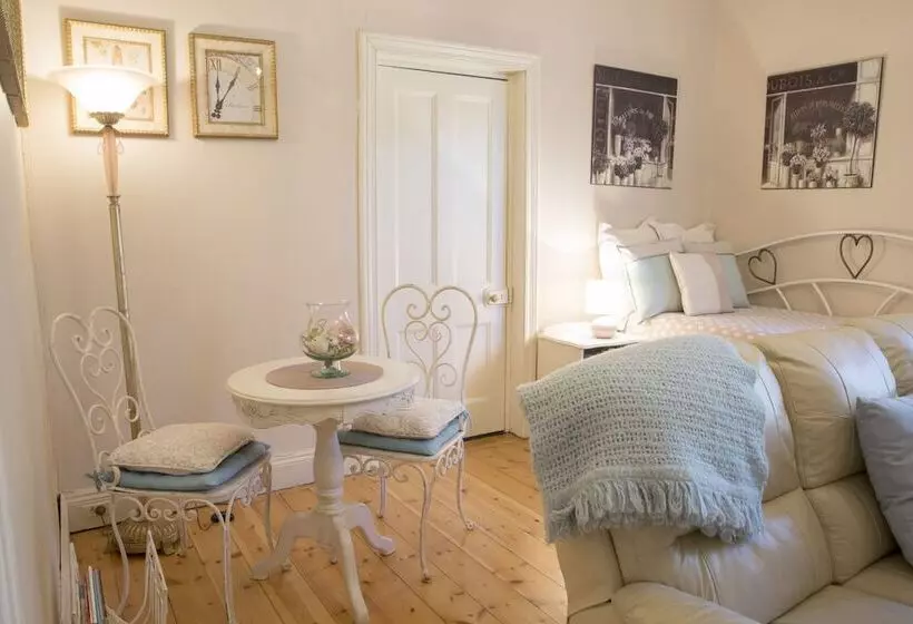 Azalea Cedar Rose Barossa Valley Villa