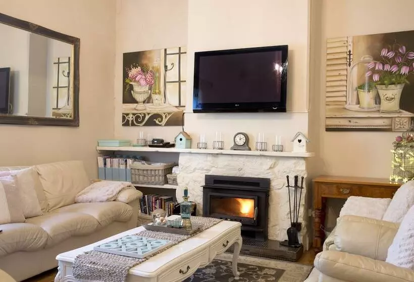 Azalea Cedar Rose Barossa Valley Villa