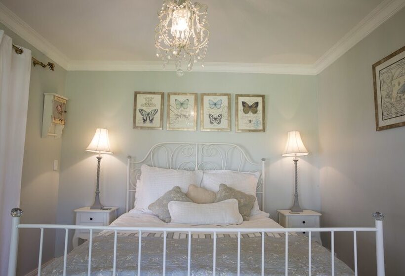 Azalea Cedar Rose Barossa Valley Villa