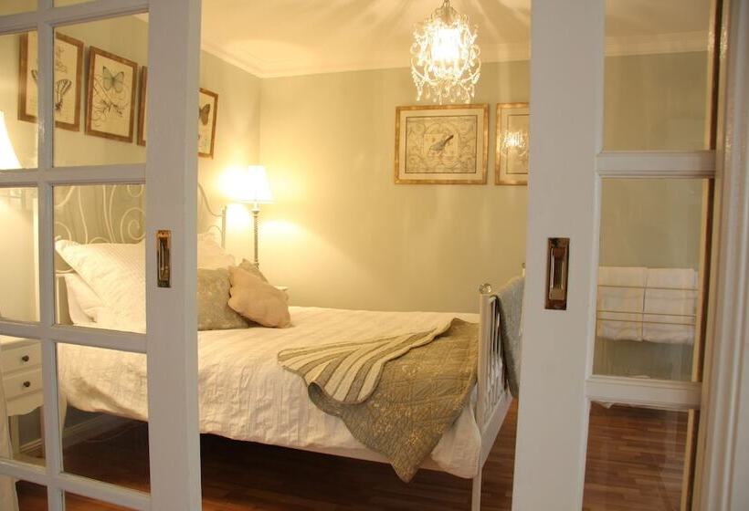 Azalea Cedar Rose Barossa Valley Villa