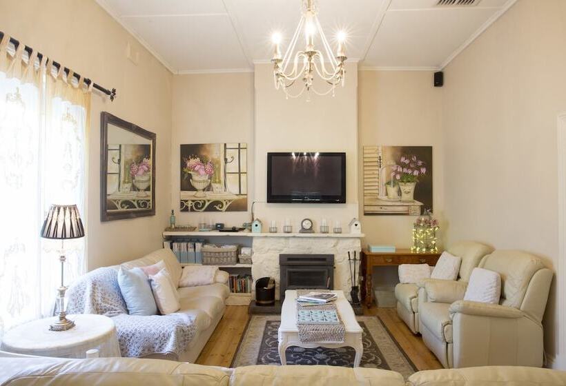 Azalea Cedar Rose Barossa Valley Villa