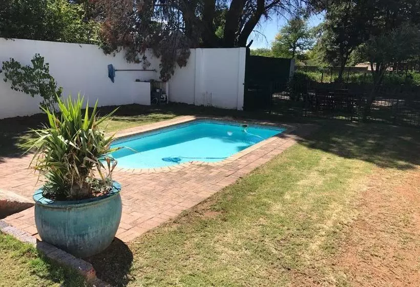 Aamiaismajoitus (B&B) Karoo Ouberg Guest Lodge