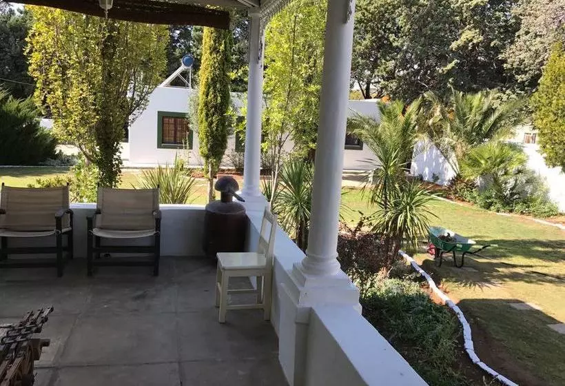 Aamiaismajoitus (B&B) Karoo Ouberg Guest Lodge