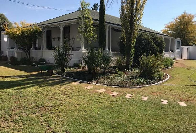 Bed and Breakfast Karoo Ouberg Guest Lodge