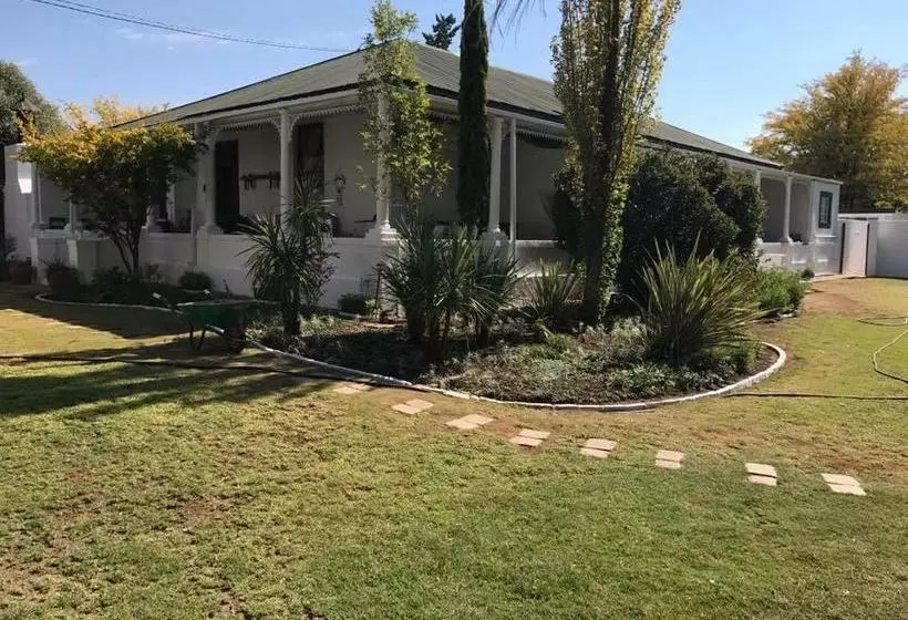 Aamiaismajoitus (B&B) Karoo Ouberg Guest Lodge