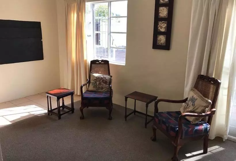 Aamiaismajoitus (B&B) Karoo Ouberg Guest Lodge