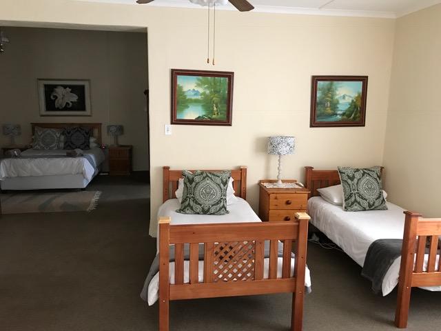 Bed and Breakfast Karoo Ouberg Guest Lodge