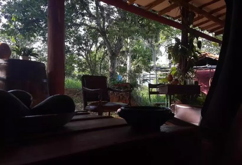 Aamiaismajoitus (B&B) Surrona