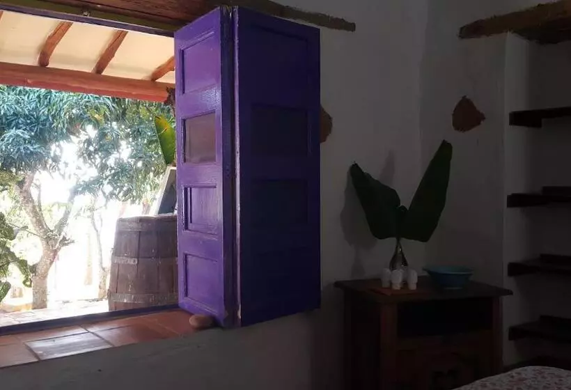 Aamiaismajoitus (B&B) Surrona