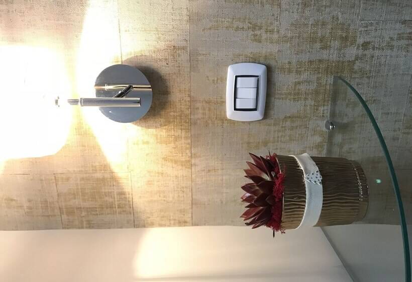 تختخواب و صبحانه Terrazza Aragon Room And Spa