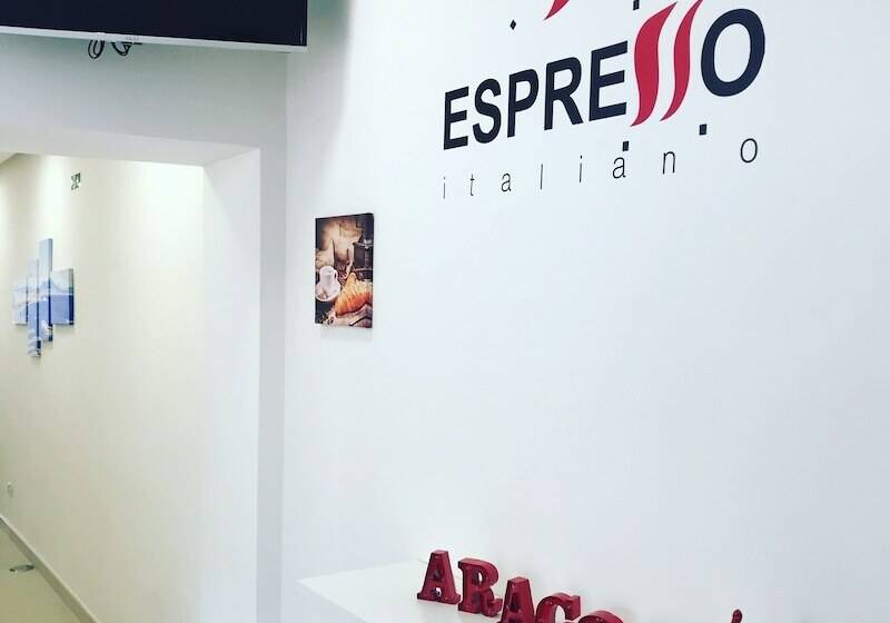 تختخواب و صبحانه Terrazza Aragon Room And Spa