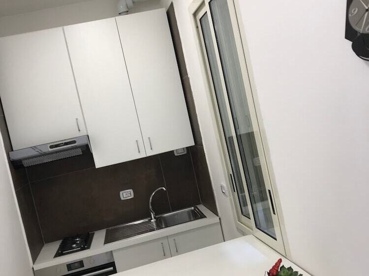 تختخواب و صبحانه Terrazza Aragon Room And Spa