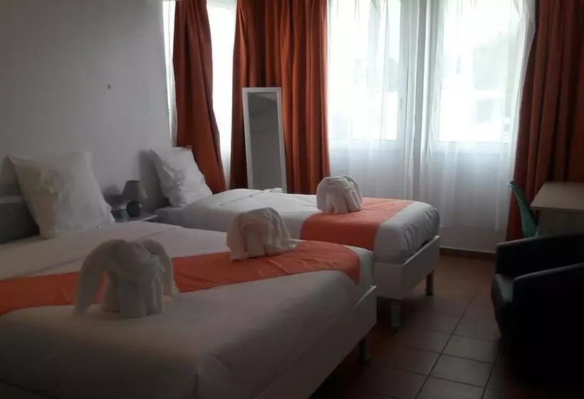 هتل Hôtel Du Cirque