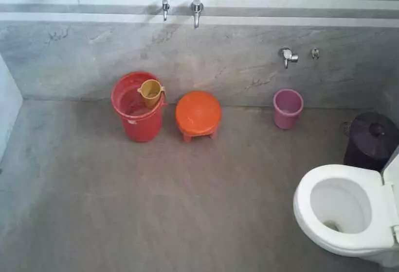 ホテル Kaustubh
