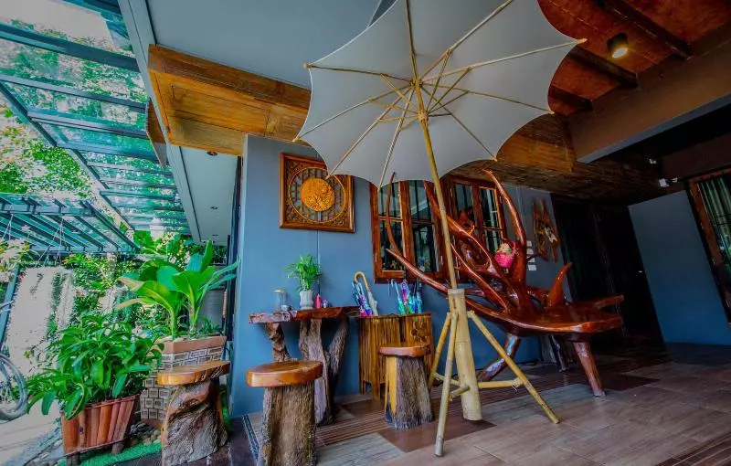 ホテル Na Siri Lakeview