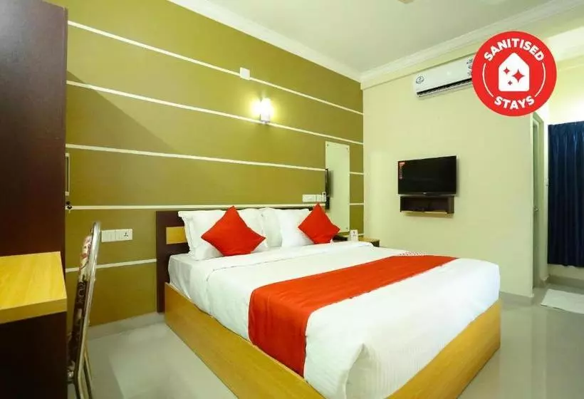 Hotelli Treebo Thoduvas Star Plaza Cochin Airport