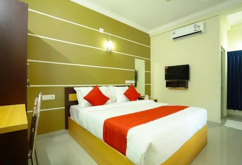 Hotelli Treebo Thoduvas Star Plaza Cochin Airport