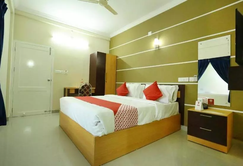 Hotelli Treebo Thoduvas Star Plaza Cochin Airport