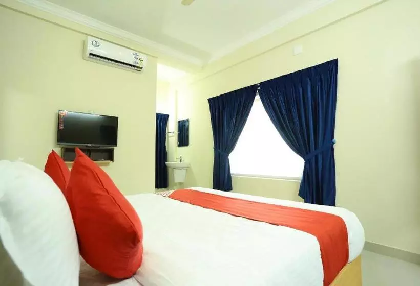 Hotelli Treebo Thoduvas Star Plaza Cochin Airport