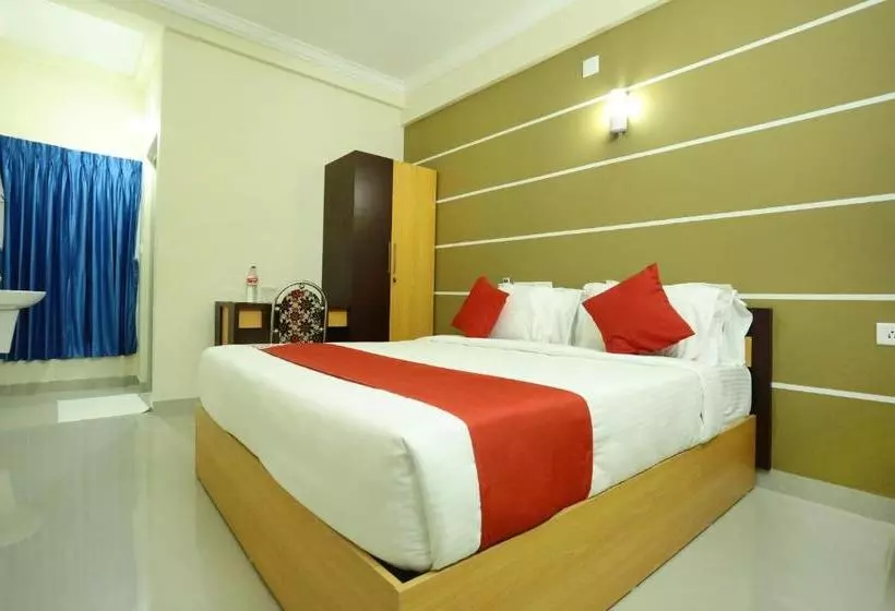 Hotelli Treebo Thoduvas Star Plaza Cochin Airport