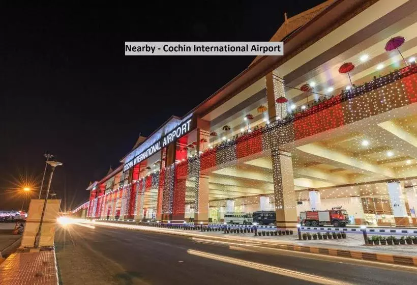 Hotelli Treebo Thoduvas Star Plaza Cochin Airport