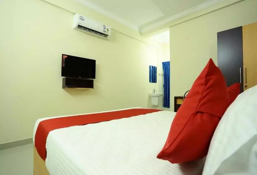 Hotelli Treebo Thoduvas Star Plaza Cochin Airport