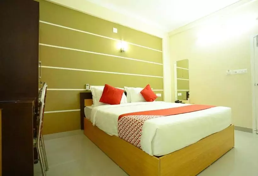 Hotelli Treebo Thoduvas Star Plaza Cochin Airport