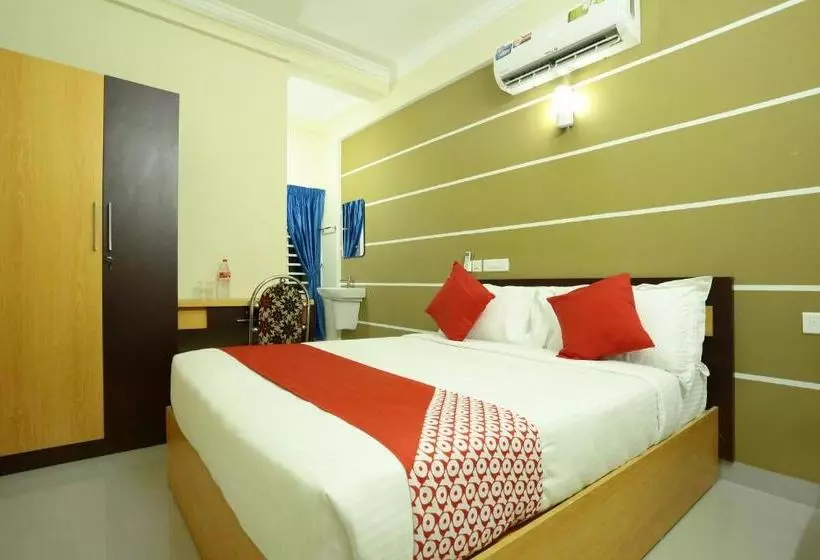 Hotelli Treebo Thoduvas Star Plaza Cochin Airport