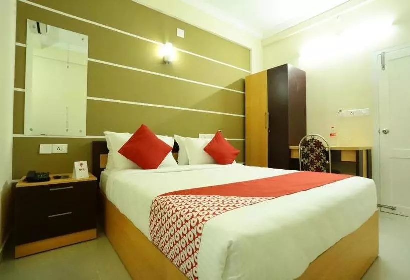 Hotelli Treebo Thoduvas Star Plaza Cochin Airport