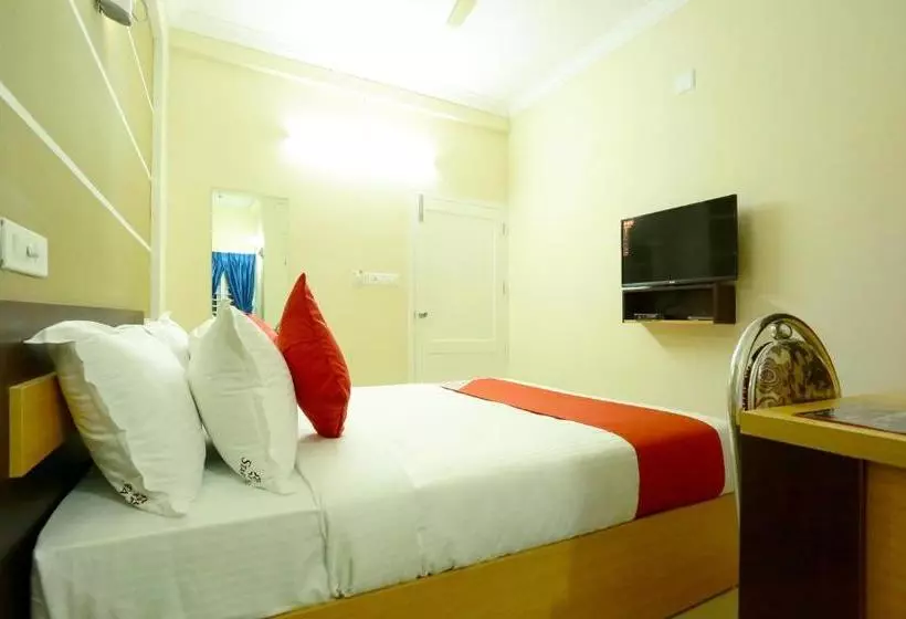 Hotelli Treebo Thoduvas Star Plaza Cochin Airport