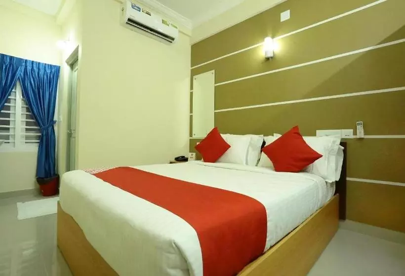 Hotelli Treebo Thoduvas Star Plaza Cochin Airport