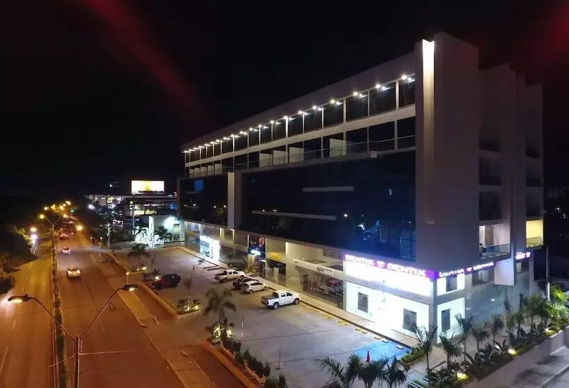 ホテル Sexta Avenida Inn