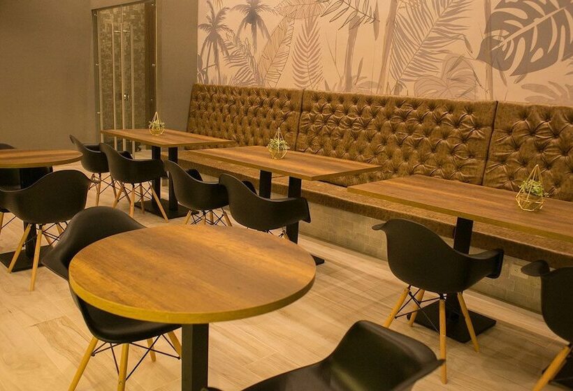 ホテル Sexta Avenida Inn