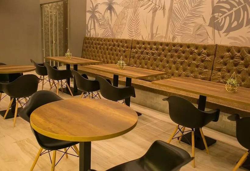 ホテル Sexta Avenida Inn