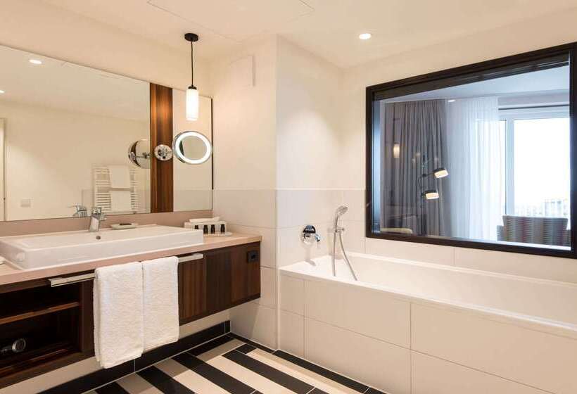 The Liberty Hotel Bremerhaven Bw Signature Collection