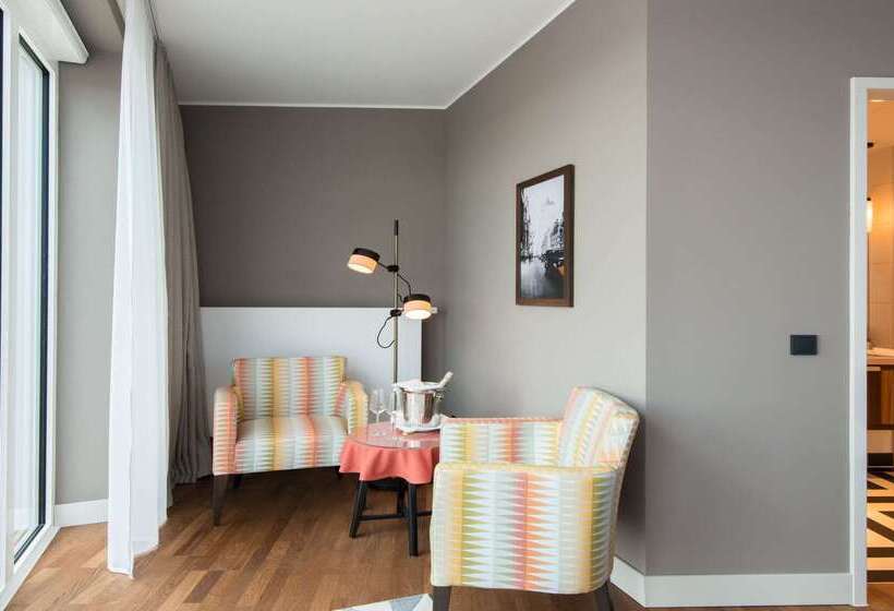 The Liberty Hotel Bremerhaven Bw Signature Collection