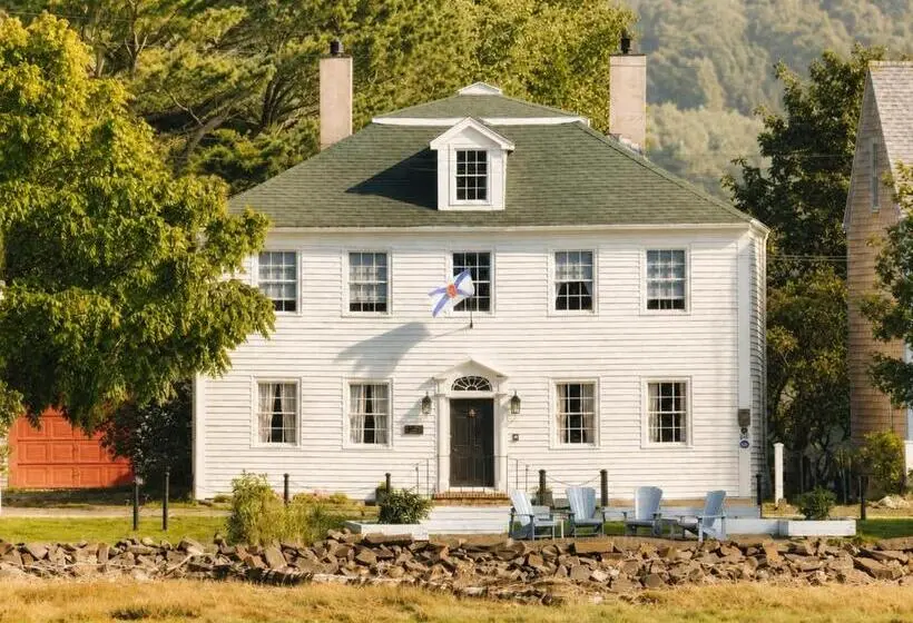 ベッドアンドブレックファースト Bailey House Inn