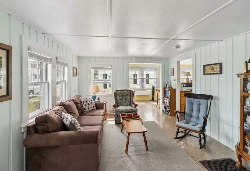 Coastal Cottage Retreat Steps From The Beach 2 Bedroom Cottage