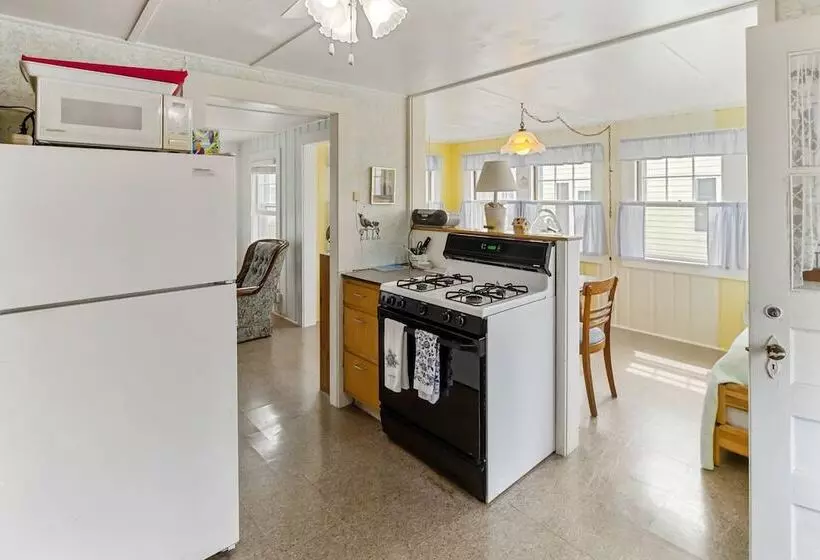 Coastal Cottage Retreat Steps From The Beach 2 Bedroom Cottage