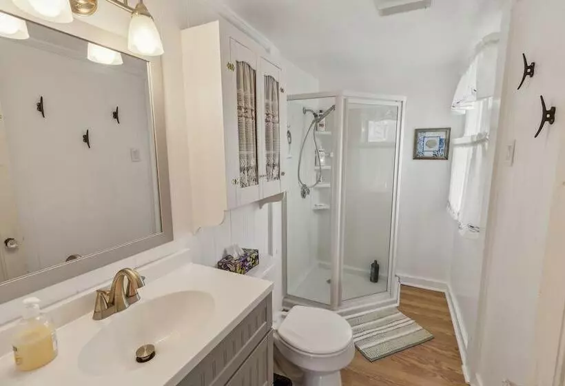 Coastal Cottage Retreat Steps From The Beach 2 Bedroom Cottage