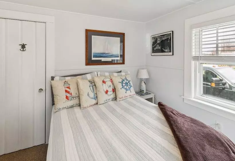 Coastal Cottage Retreat Steps From The Beach 2 Bedroom Cottage