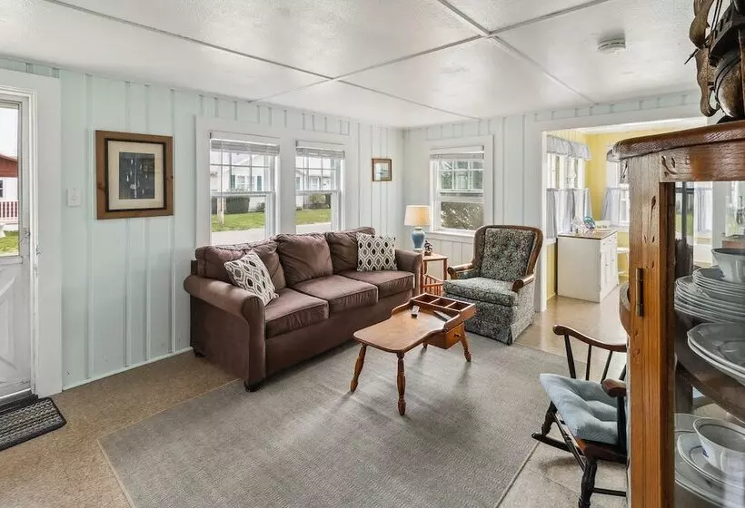 Coastal Cottage Retreat Steps From The Beach 2 Bedroom Cottage