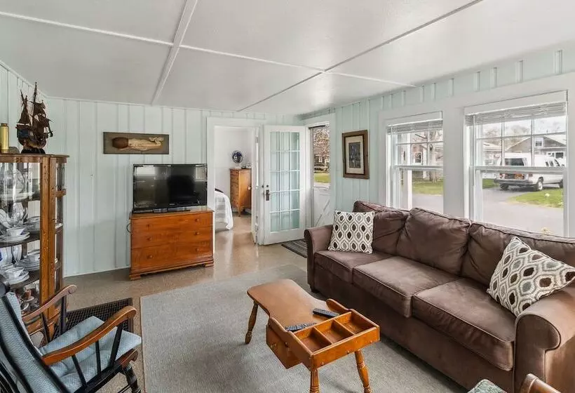 Coastal Cottage Retreat Steps From The Beach 2 Bedroom Cottage