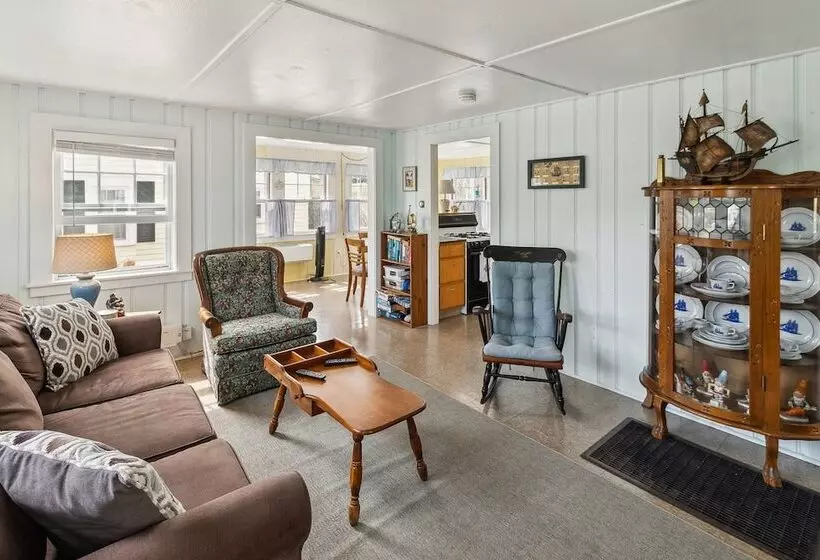 Coastal Cottage Retreat Steps From The Beach 2 Bedroom Cottage
