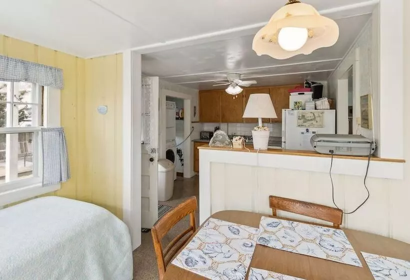 Coastal Cottage Retreat Steps From The Beach 2 Bedroom Cottage