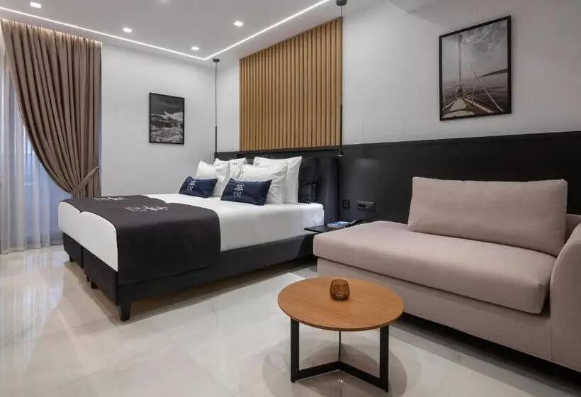 ホテル Captain Napoleon Paterakis Cnp Luxurious Suites