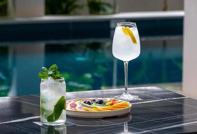 ホテル Captain Napoleon Paterakis Cnp Luxurious Suites